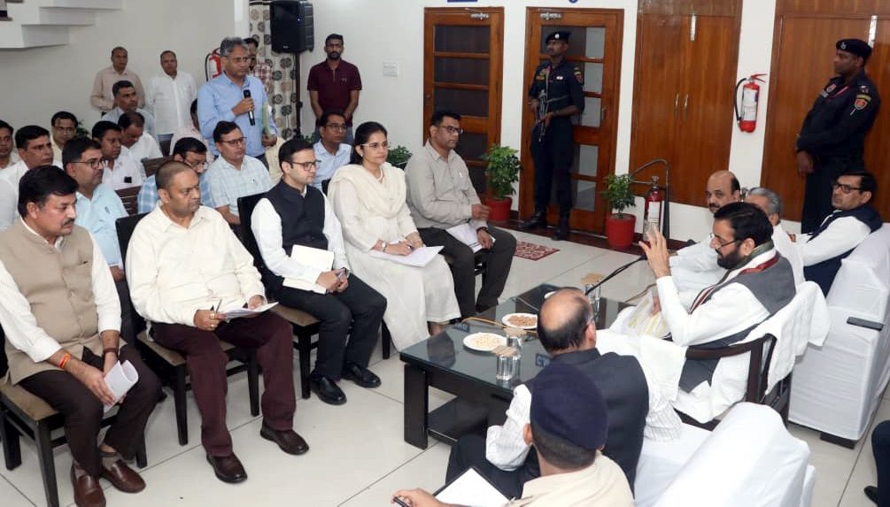 CM taking meeting of officials