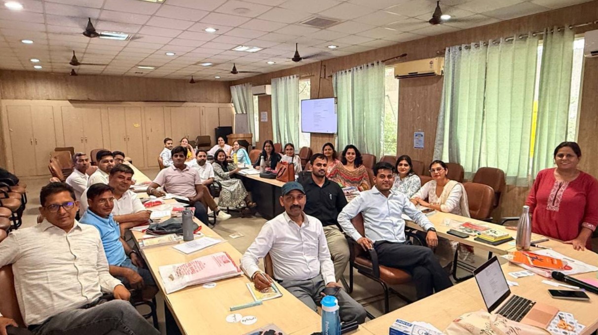एससीईआरटी गुरुग्राम में जर्मन भाषा की ट्रेनिंग लेते विभिन्न स्कूलों के टीचर ।